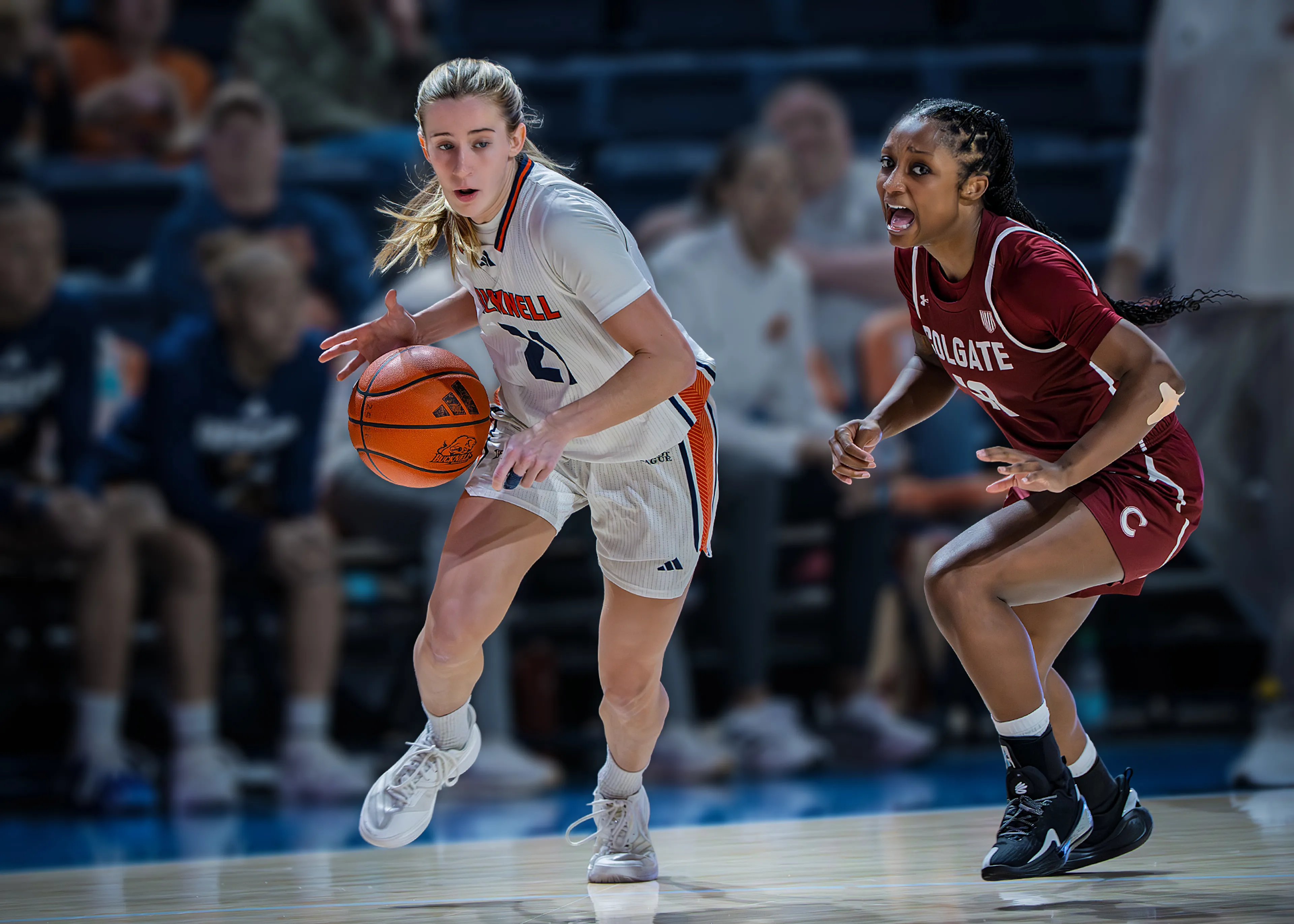 Anna Kunzwiler Dribbling (1)